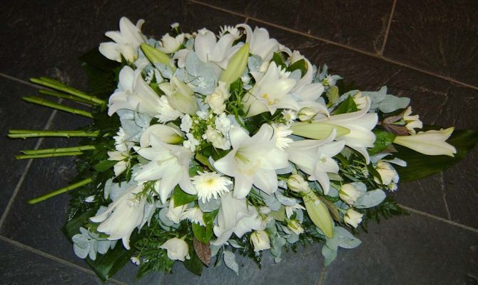White Lily Spray Funeral Flowers
